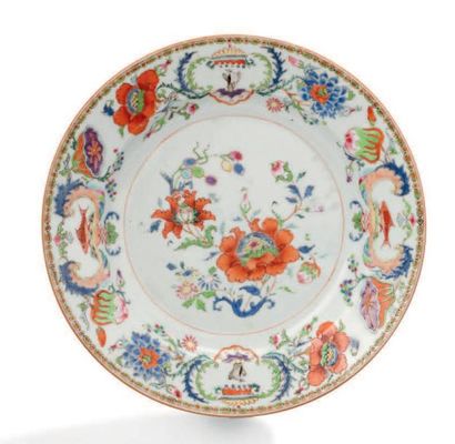 CHINE XVIIIe SIÈCLE, PÉRIODE QIAN LONG Porcelaine d'exportation famille rose, deux...
