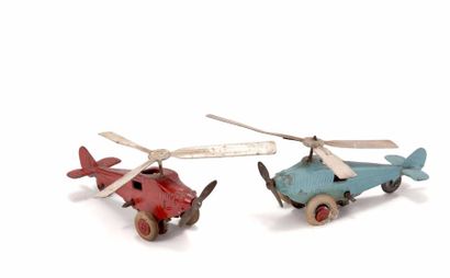 AR (AUTAJON & ROUSTAN) 1938 
Autogire motorisé, bleu ciel et rouge orangé,
L=10,5cm...