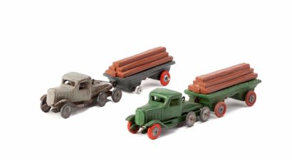 JOUETS CITROEN UTILITAIRES Plâtre et farine 1935
- Tracteur à chenille (manque) gris...