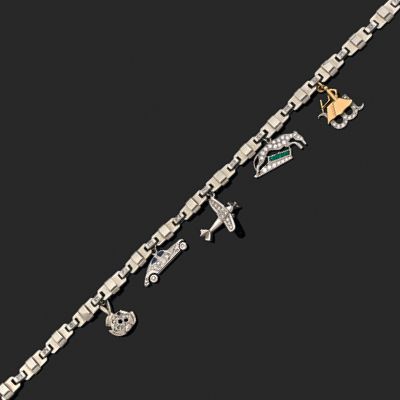 VAN CLEEF and ARPELS "Charms"
Bracelet articulé en or gris 18K (750) serti de brillants...