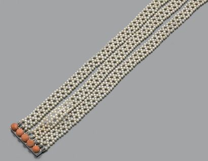 null Bracelet composé d'un motif en or gris 18k (750) serti de diamants taillés en...