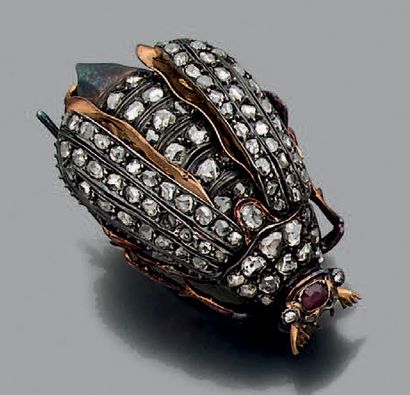null Broche "scarabé" en or jaune 18k (750) et argent (< 800) sertie de diamants...