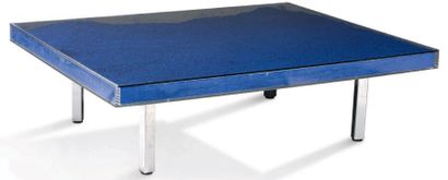 Yves KLEIN (1928-1962) 
Table Bleue, 1961-1963 / circa 1989
Verre, plexiglass, chrome,...