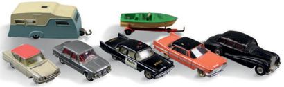 null Lot de 4 miniatures:
- Dinky Toys: Rolls Royce Silver Wraith N° 150 (état d'usage)
-...