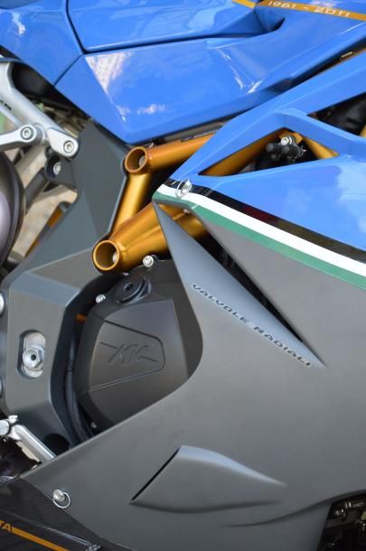 2011 - MV AGUSTA F4 1000 RR MV Agusta est l'une des marques les plus prestigieuses...