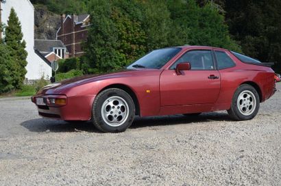 1989 - PORSCHE 944 2.7L La conjoncture automobile précaire des années 70 incite Porsche...