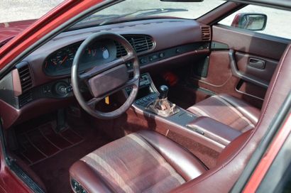 1989 - PORSCHE 944 2.7L La conjoncture automobile précaire des années 70 incite Porsche...