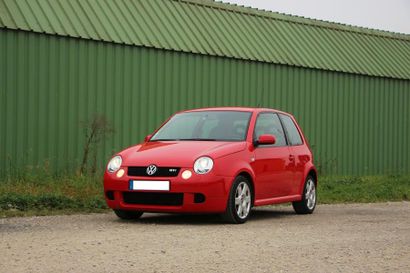 2001 - VOLKSWAGEN LUPO GTI Au début de notre 21e siècle, Volkswagen règne en maître...