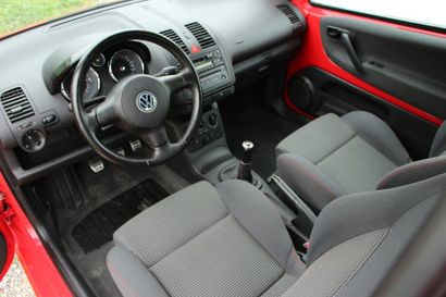 2001 - VOLKSWAGEN LUPO GTI Au début de notre 21e siècle, Volkswagen règne en maître...