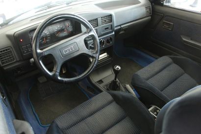 1994 - PEUGEOT 309 GTI 16 Au sein de la famille GTI, la 309 GTI 16 incarne l'évolution...