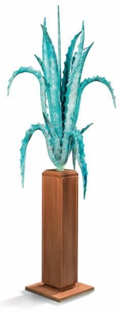 ALAIN CHERVET (né en 1944) 
Aloes
Importante sculpture en laiton oxydé turquoise...