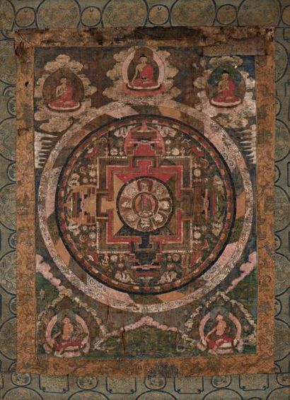 TIBET XVIIE SIÈCLE Petit thangka en couleurs sur textile, représentant le mandala...