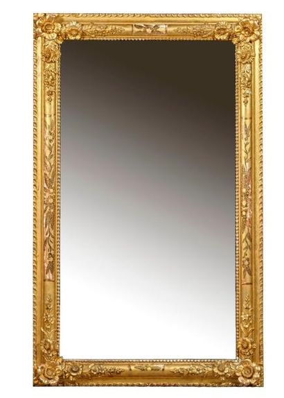 null Grand miroir

en bois sculpté et doré à décor en haut relief de fleurs aux angles...
