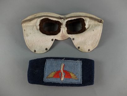 null Lot : lunette de vol en cuir, brassard d'aviateur (remontage).