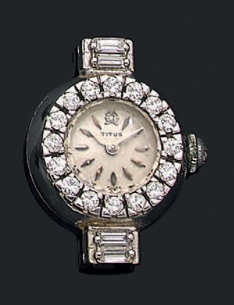 null Cadran de montre en or gris 18k (750) serti d'un entourage de diamants de taille...