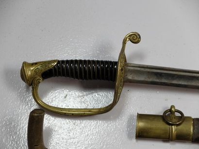 null Sabre d'Officier d'Infanterie modèle 1845. Poignée en corne avec filigrane....