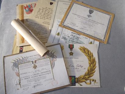 null Guerre 1939-1945 Lot de 15 (env.) diplômes, dont diplôme d'honneur de la résistance,...