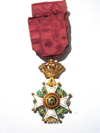 null Belgique Ordre de Léopold. Croix d'Officier. Or, émail, ruban à bouffette. B
(centre...