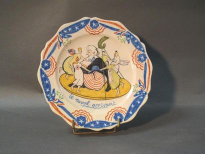 null QUIMPER assiette en faïence, « Cercle du soldat du VIe Arrt 1917 » modèle d'essai,...