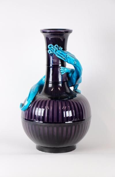 null Théodore DECK (1823-1891)

Vase balustre à corps pansu en céramique émaillée...