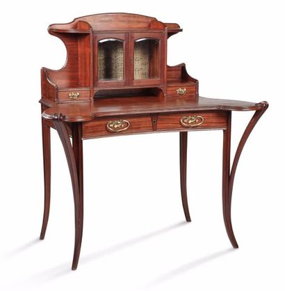 null LOUIS MAJORELLE (1859-1926)

Bureau

en acajou et placage d'acajou présentant...