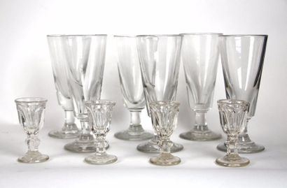 null Ensemble de six verres à pied

XIXème siècle



On joint 4 petits verres à ...
