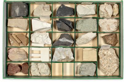 null Collection de trois coffrets de minéraux (Agates, quartz...)