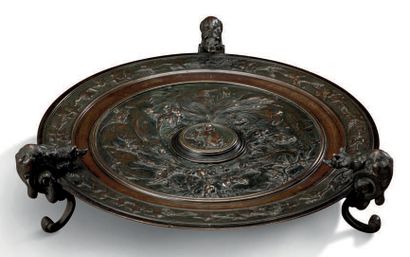 CANA LOUIS ÉMILE (1845-C.1895) Coupe circulaire en bronze à patine brune à décor...