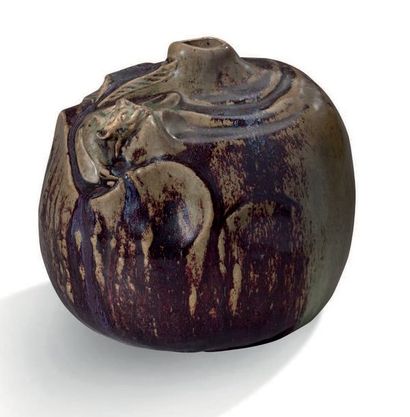 PIERRE ADRIEN DALPAYRAT (1844-1910) Vase ovoïde à col annulaire en grès porcelainique...