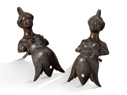 null PAIRE D'ÉLÉMENTS DÉCORATIFS en bronze figurant des bustes de femme.
XVIe siècle
H:...