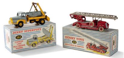 DINKY SUPERTOYS Lot de deux utilitaires dans leur boîte d'origine:
- Camion Unic...