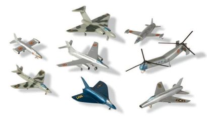 SOLIDO Lot de 8 aéronefs miniatures:
- Hélicoptère Piaseki, H.21
- Skyray
- Leduc...