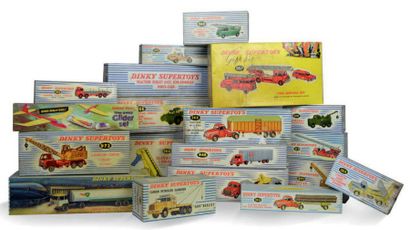 DINKY TOYS Lot d'environ 80 boîtes vides pour miniatures Dinky Toys et Dinky Supertoys
Etat...