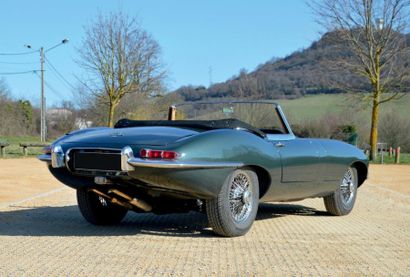 1966 - JAGUAR TYPE E 4.2 CABRIOLET Depuis la fin de la guerre, Jaguar incarne le...