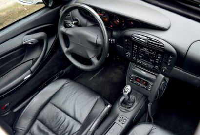 2001 - PORSCHE 911 TYPE 996 CARRERA 3.4 Arrivée sur le marché en 1997, la nouvelle...