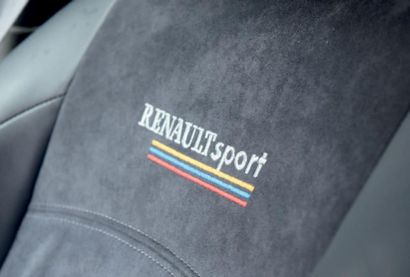 2001 - RENAULT CLIO V6 PHASE 1 Pour célébrer son centenaire, Renault présente au...