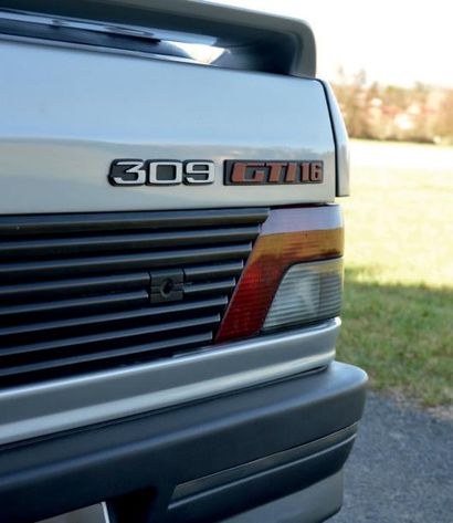 1991 - PEUGEOT 309 GTI 16 Au sein de la famille GTI, la 309 GTI 16 incarne l'évolution...