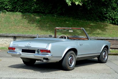 1964 - MERCEDES-BENZ 230 SL PAGODE Un design signé Paul Bracq
Un modèle fiable et...