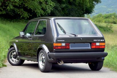 1982 - VOLKSWAGEN GOLF GTI OETTINGER Seulement 1250 exemplaires
Véritable sportive
Configuration...