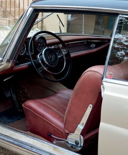 1964 - MERCEDES-BENZ 220 SE Numéro de Châssis/Chassis number: 11102110064030
Carte...