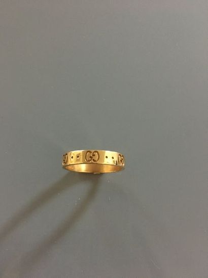 null GUCCI

Alliance en or jaune 18k (750) à décor ciselé du sigle de la marque.

Tour...