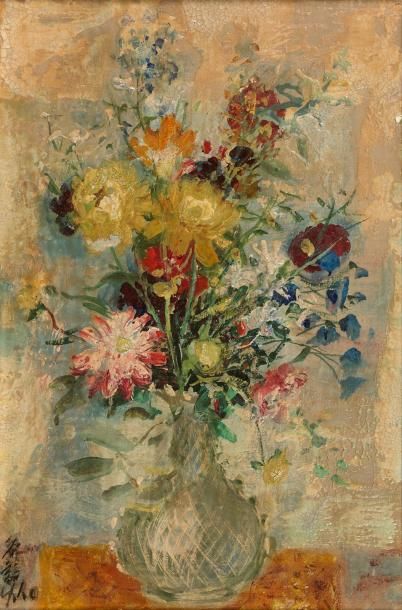 Le Pho (1907-2001) 
Bouquet de fleurs
Gouache sur soie marouflée sur isorel, signée...