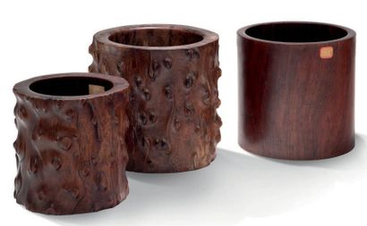 CHINE Ensemble de trois bidong en bois de huang huali et huali.
H. 17 x 18 cm
Diam. (直径如下) 16.5...