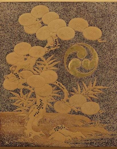 JAPON Kobako rectangulaire en laque nashiji décoré en hira maki-e de laque or et...