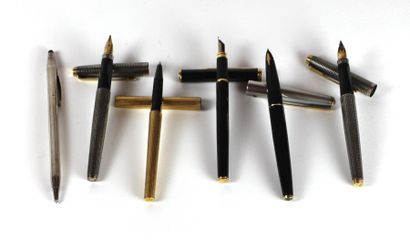 null Ensemble de 6 stylos comprenant 3 Parker, un waterman, un Dupont et un porte...