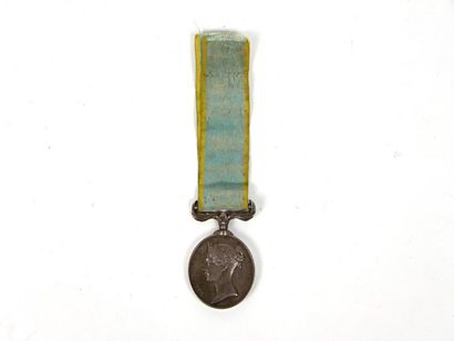null Grande-Bretagne Médaille de Crimée 1854. Argent, ruban (usures)