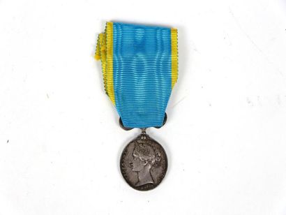 null Grande-Bretagne Médaille de Crimée 1854, demi-taille. Argent, ruban.