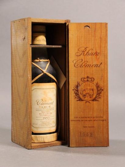 null 1B TRÈS VIEUX RHUM AGRICOLE DOMAINE DE L'ACAJOU 70 Cl 44° (5,5 cm sur capsule;...