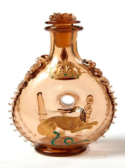 null Emile GALLE (1846 - 1904) 

Flacon en verre ambré transparent, de forme ovoïde...