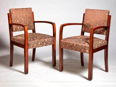 null Dans le gout de Christian KRASS (1868-1957)

Paire de fauteuils en acajou à...